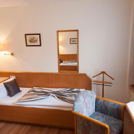 Hotel Excelsior Kassel Quarto foto