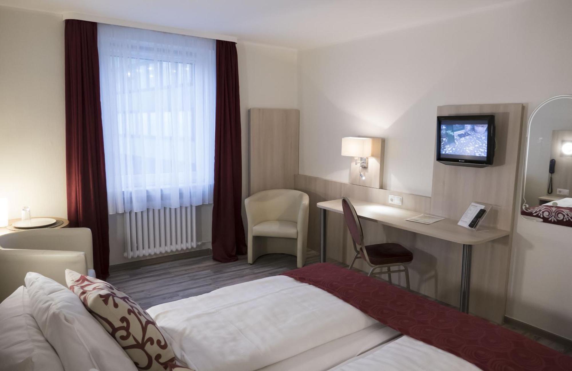Hotel Excelsior Kassel Quarto foto