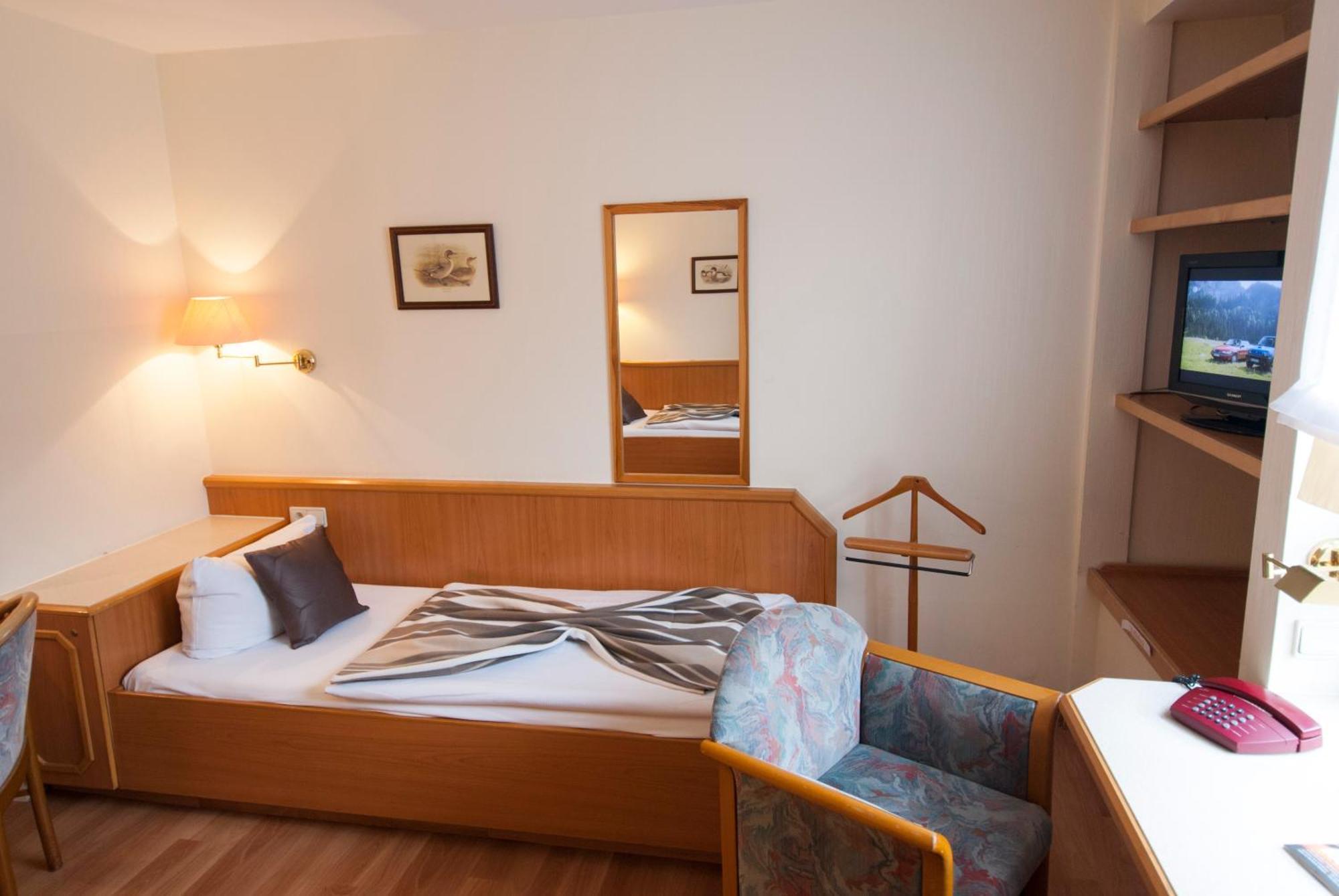 Hotel Excelsior Kassel Quarto foto