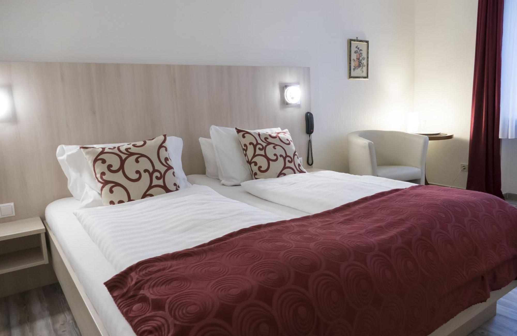 Hotel Excelsior Kassel Quarto foto