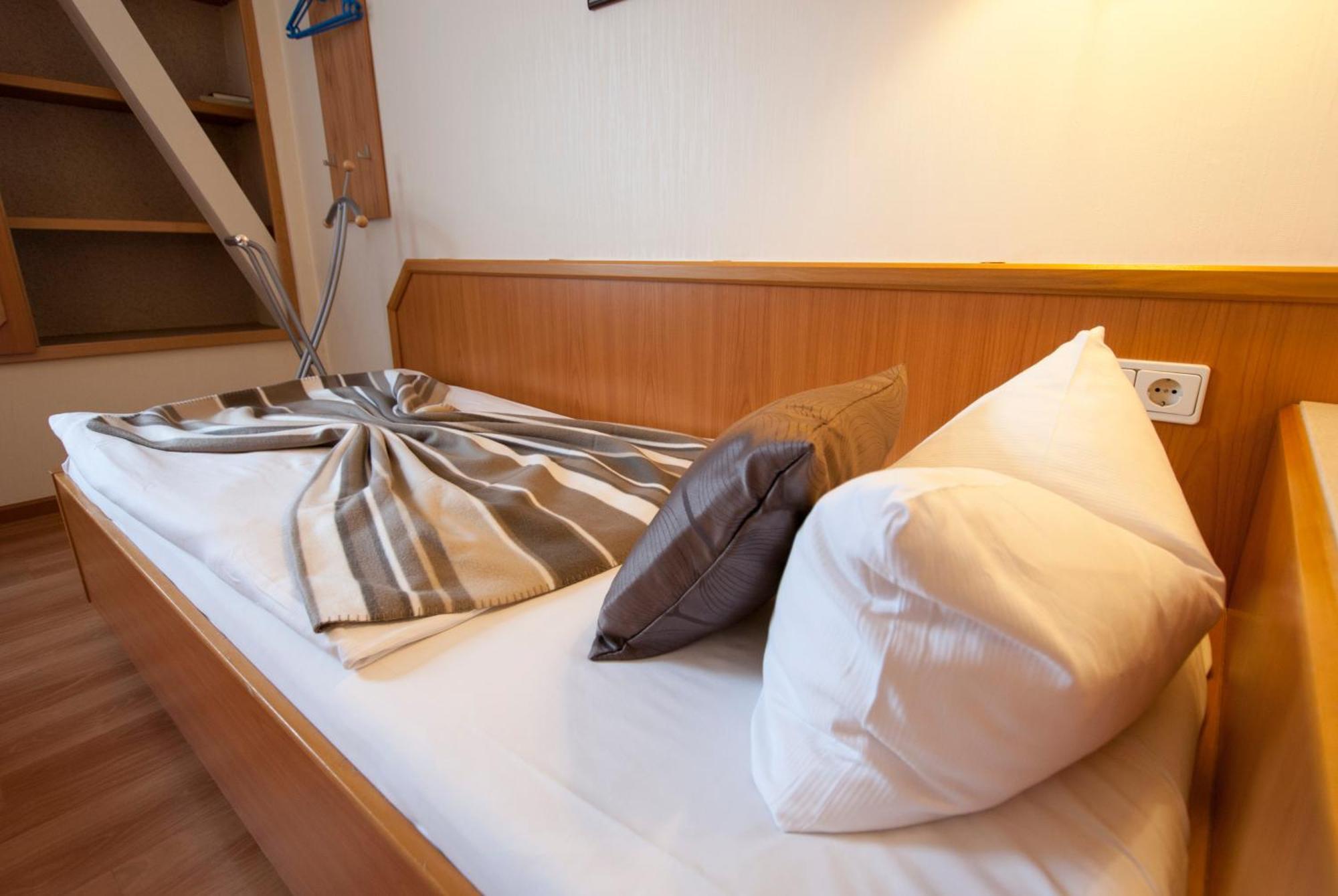 Hotel Excelsior Kassel Quarto foto